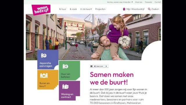 “Niet kijken!” riep ik naar de mensen achter in de straat.

Met mijn hoofdrolspelers liep het gesmeerd. Een meisje op de schouders van haar vader, bal onder haar arm, papa die omhoog kijkt alsof ze net gescoord heeft. Maar de mensen in de verte bleven recht in mijn lens staren. “Niet naam mij kijken, ik ben er niet” hoor je me vaak roepen, nu dus ook weer.

Voetbal in de schaduw van het PSV stadion, dan denkt iedereen aan vader en zoon. Ik koos voor een stoer meisje. Eigenwijs, ja. Geen moment spijt van gehad.

Alleen de monteur van Woonbedrijf keek achterin nog even in de lens. Hij mocht het wel. ;-)

Met dank aan Gitte Boudry | Woonbedrijf 
én Marcel Bakkum | Wapenfeit voor de fijne samenwerking